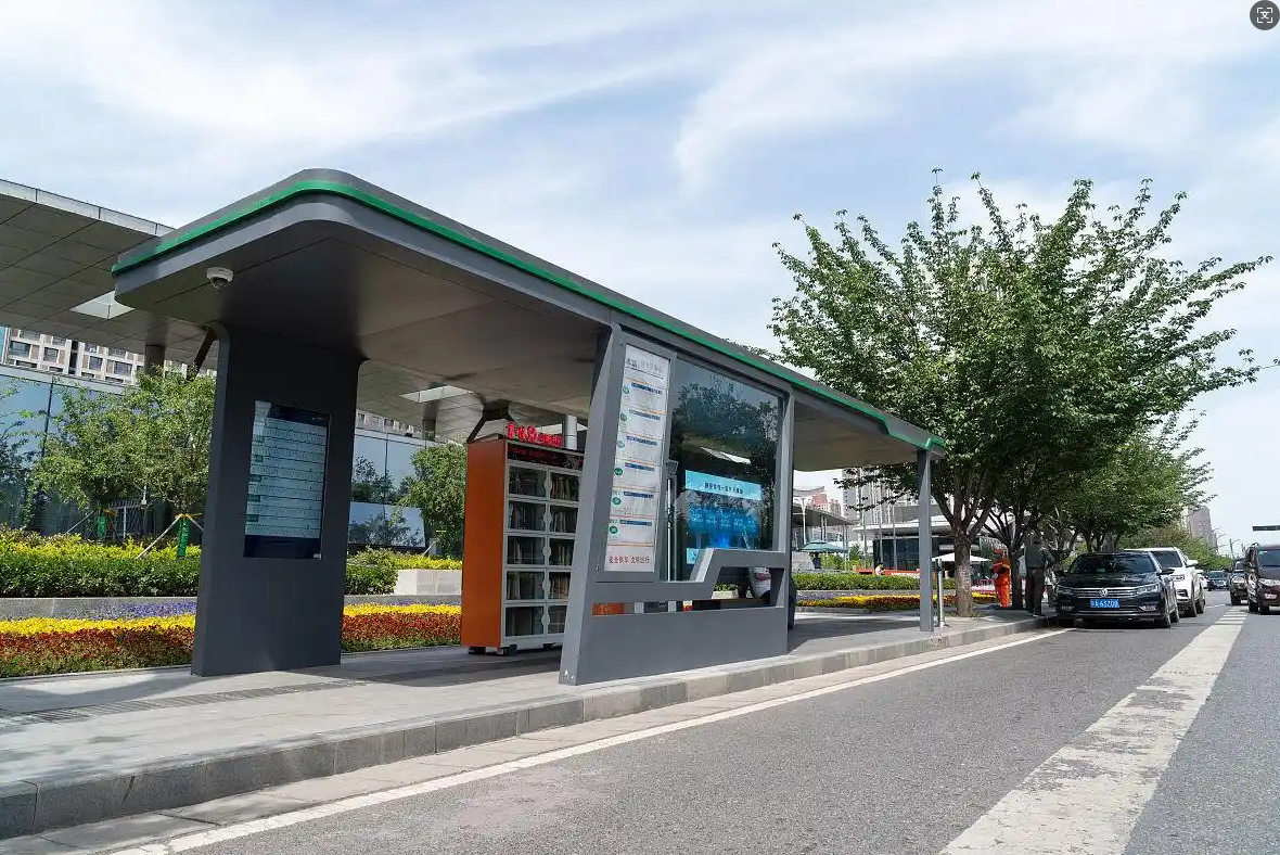 城乡候车亭的深度融合：科技赋能与文化传承的双重奏